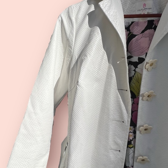 JB by Julie Brown NYC White Textured Trench with Daisy Buttons and Tie Size M - Picture 3 of 13